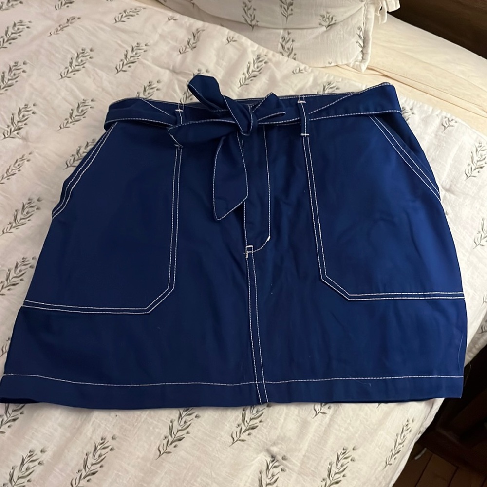 Wild fable size 12 blue and white skirt (perfect for a Penn State game!)